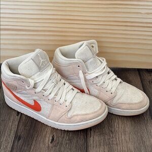 Nike Women's Sneakers in Cream and Orange